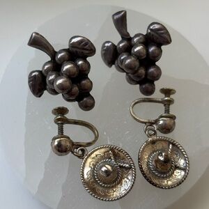 Set of 2 sterling silver vintage earrings, screw back